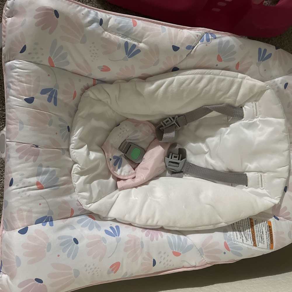 Ingenuity Baby Rocker with Floral Pattern - Picture 2 of 2